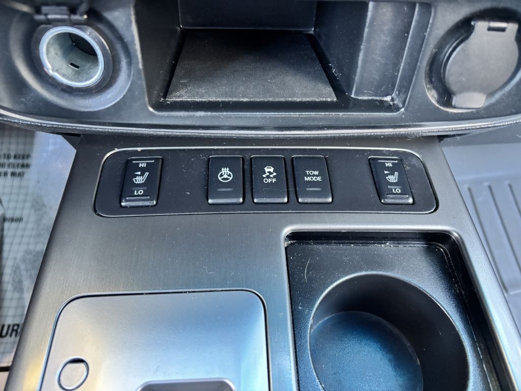 Nissan Armada 4WD 4dr Platinum 2014