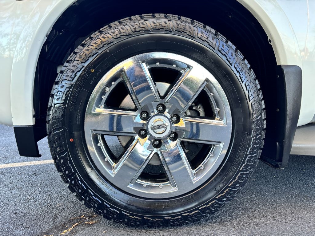 Nissan Armada 4WD 4dr Platinum 2014