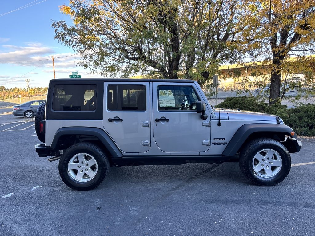 Jeep Wrangler Unlimited 4WD 4dr Sport 2013