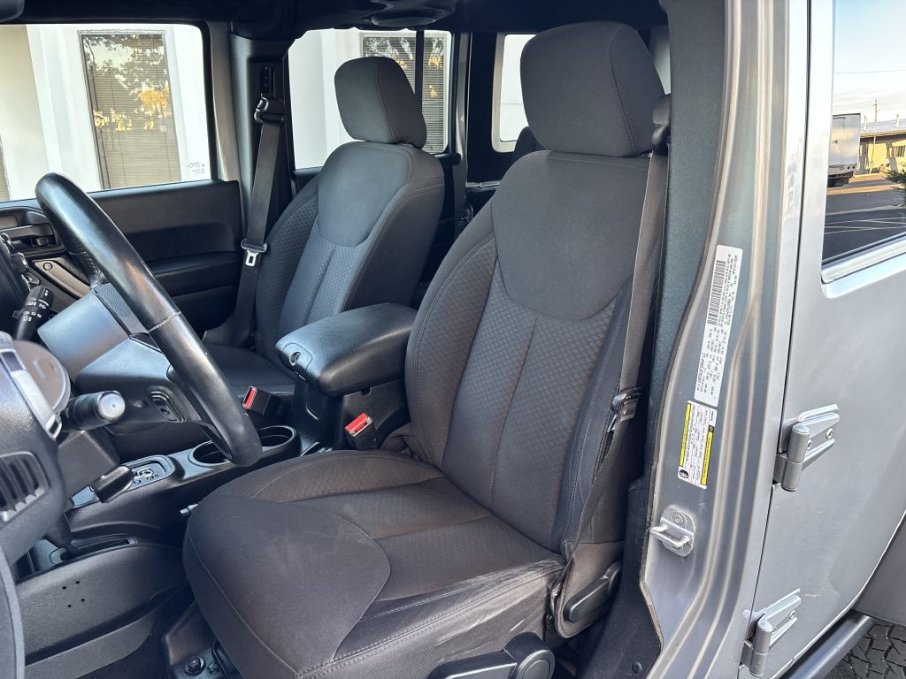 Jeep Wrangler Unlimited 4WD 4dr Sport 2013