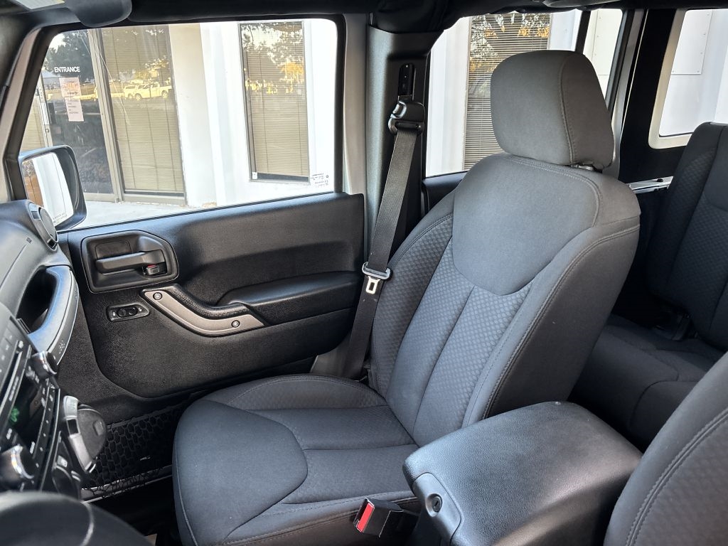 Jeep Wrangler Unlimited 4WD 4dr Sport 2013