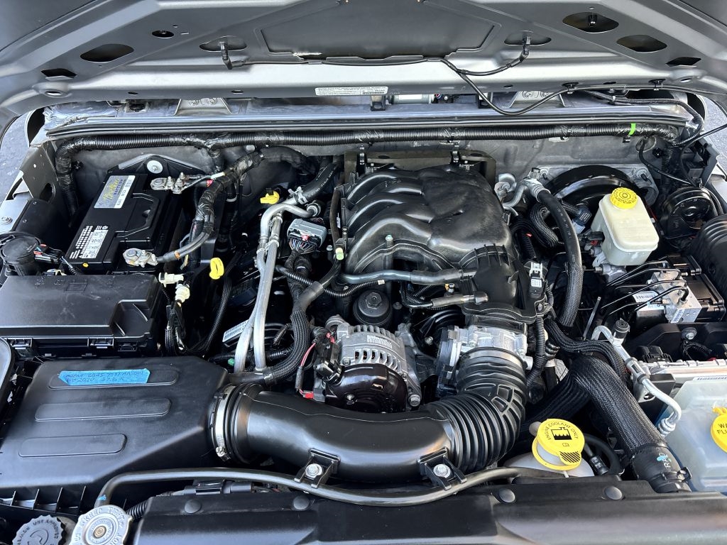 Jeep Wrangler Unlimited 4WD 4dr Sport 2013