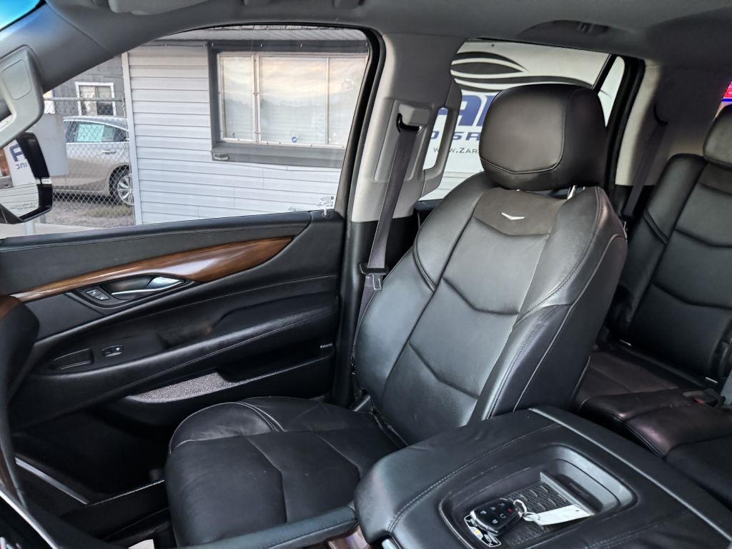 Cadillac Escalade 4WD 4dr Luxury Collection 2016
