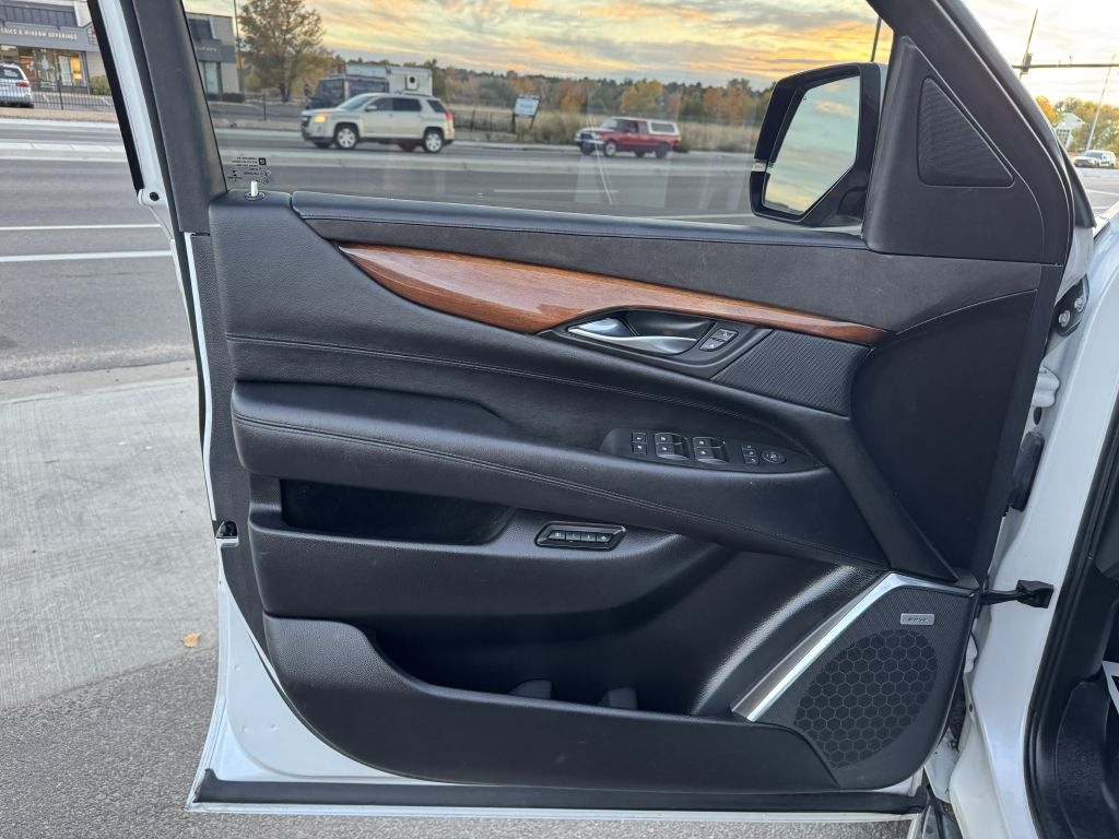 Cadillac Escalade 4WD 4dr Luxury Collection 2016