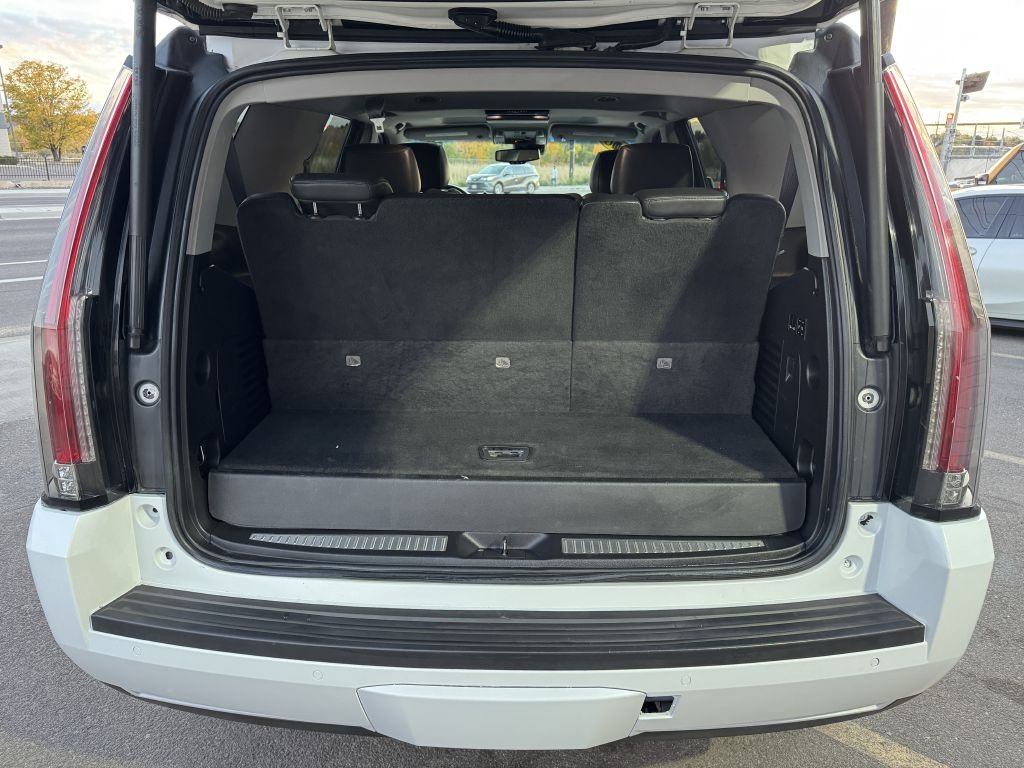 Cadillac Escalade 4WD 4dr Luxury Collection 2016