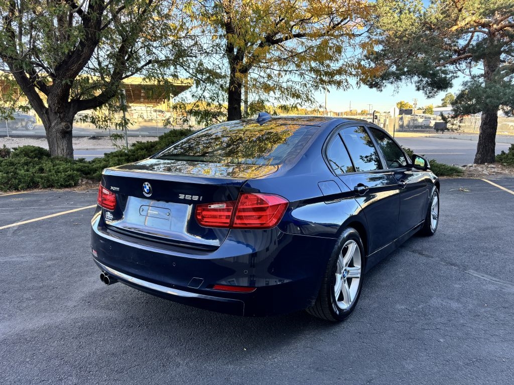BMW 3 Series 4dr Sdn 328i xDrive AWD SULEV 2014