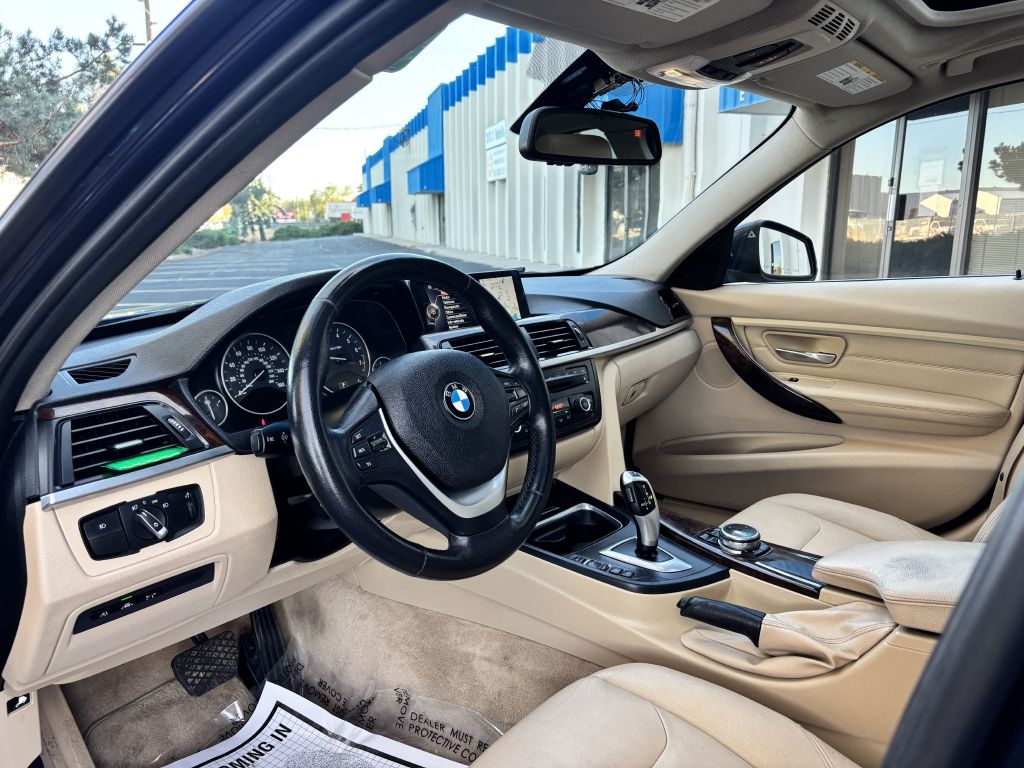 BMW 3 Series 4dr Sdn 328i xDrive AWD SULEV 2014