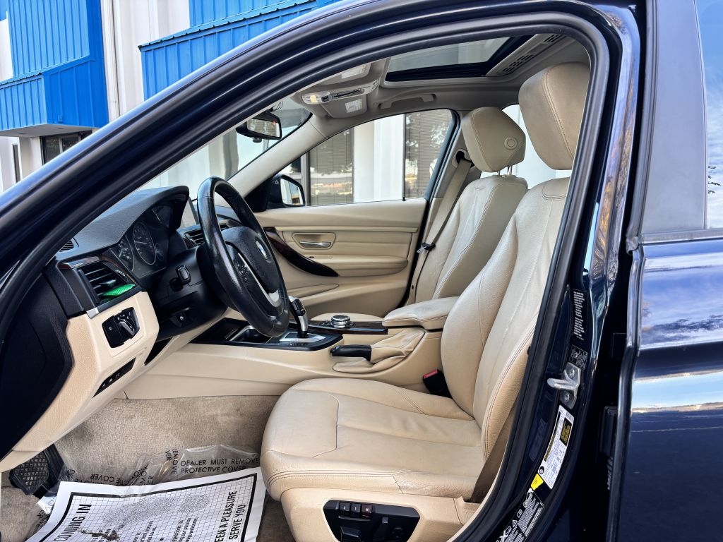 BMW 3 Series 4dr Sdn 328i xDrive AWD SULEV 2014