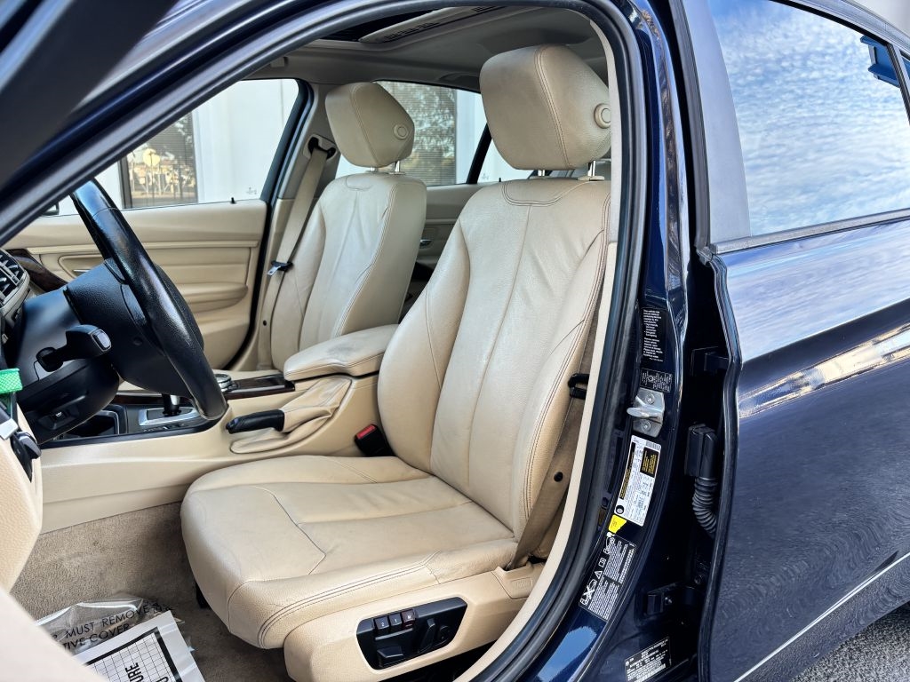 BMW 3 Series 4dr Sdn 328i xDrive AWD SULEV 2014