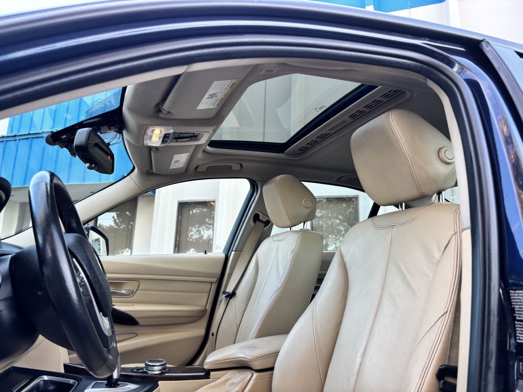 BMW 3 Series 4dr Sdn 328i xDrive AWD SULEV 2014