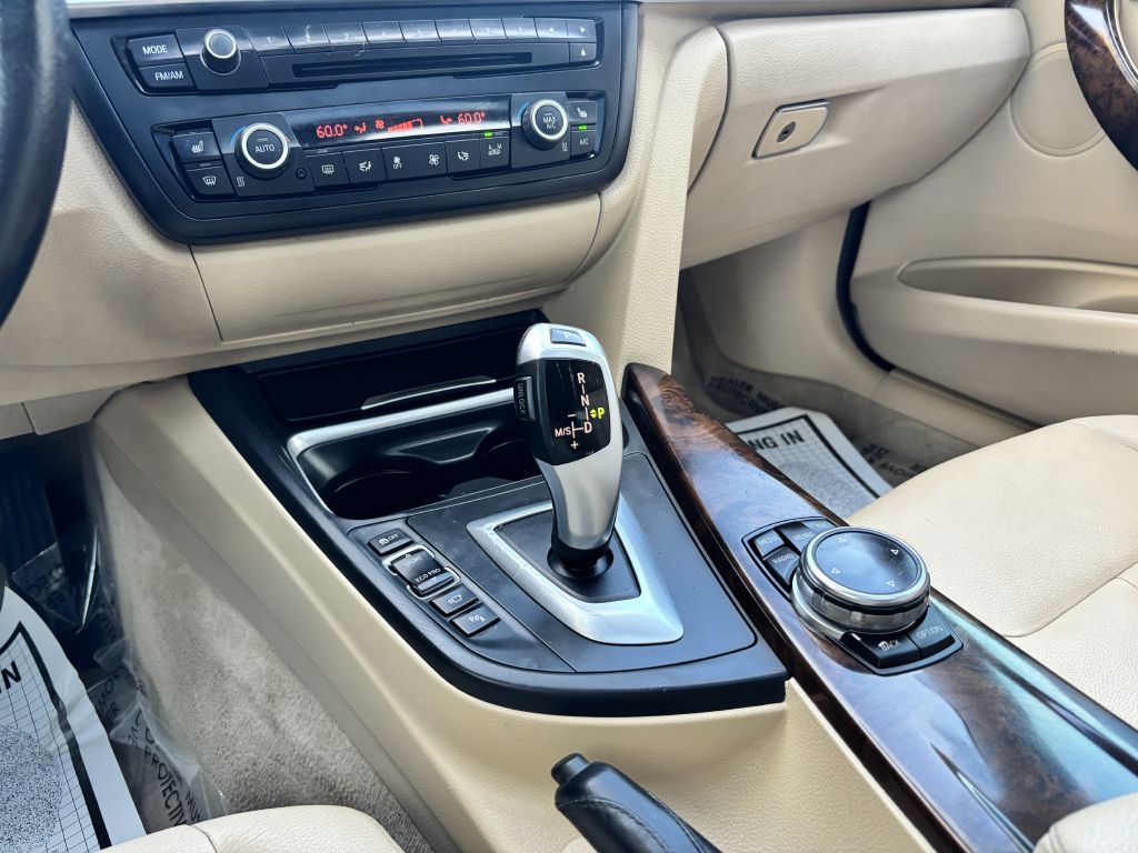 BMW 3 Series 4dr Sdn 328i xDrive AWD SULEV 2014