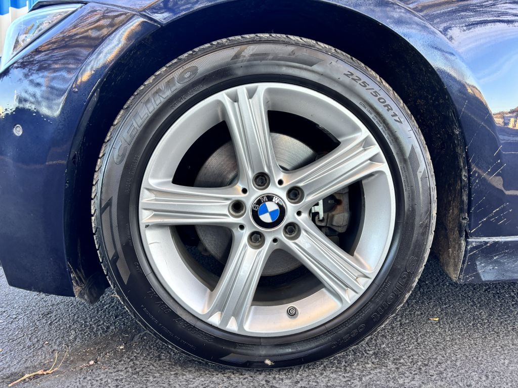 BMW 3 Series 4dr Sdn 328i xDrive AWD SULEV 2014