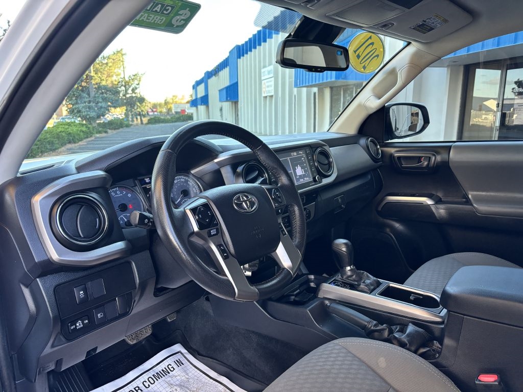 Toyota Tacoma 4WD TRD Off Road Double Cab 5' Bed V6 MT (Natl) 2021