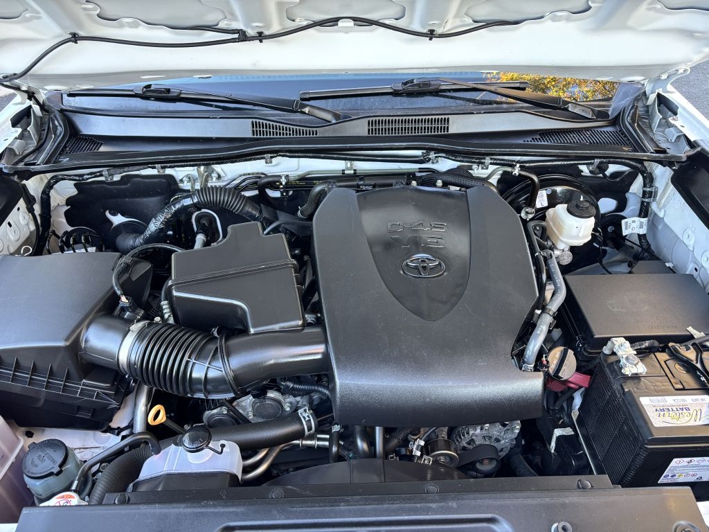 Toyota Tacoma 4WD TRD Off Road Double Cab 5' Bed V6 MT (Natl) 2021