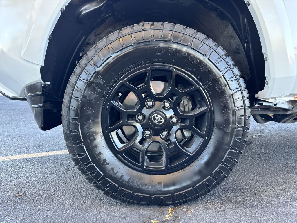 Toyota Tacoma 4WD TRD Off Road Double Cab 5' Bed V6 MT (Natl) 2021