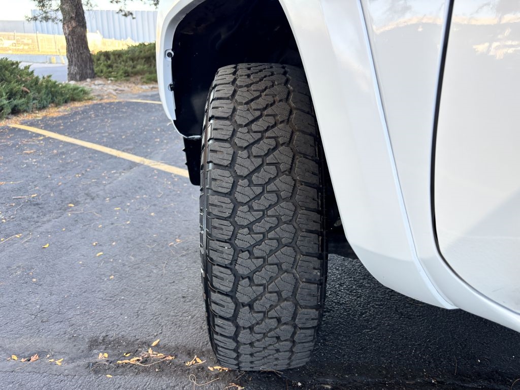 Toyota Tacoma 4WD TRD Off Road Double Cab 5' Bed V6 MT (Natl) 2021