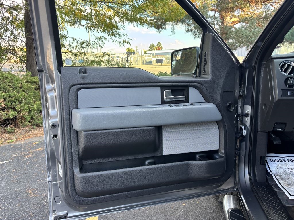 Ford F-150 4WD SuperCab 145" Lariat 2014