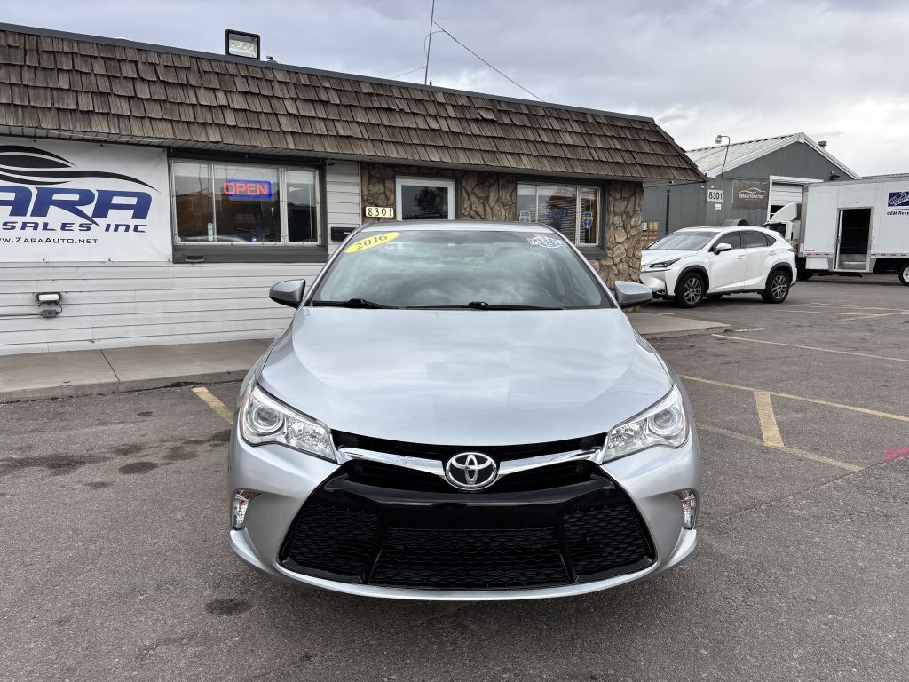 Toyota Camry 4dr Sdn I4 Auto SE w/Special Edition Pkg (Natl) 2016