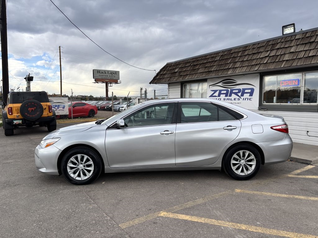 Toyota Camry 4dr Sdn I4 Auto SE w/Special Edition Pkg (Natl) 2016