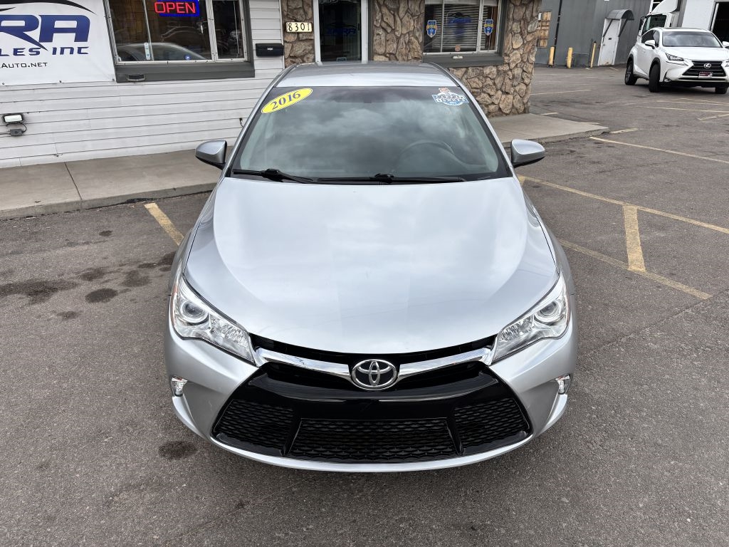 Toyota Camry 4dr Sdn I4 Auto SE w/Special Edition Pkg (Natl) 2016