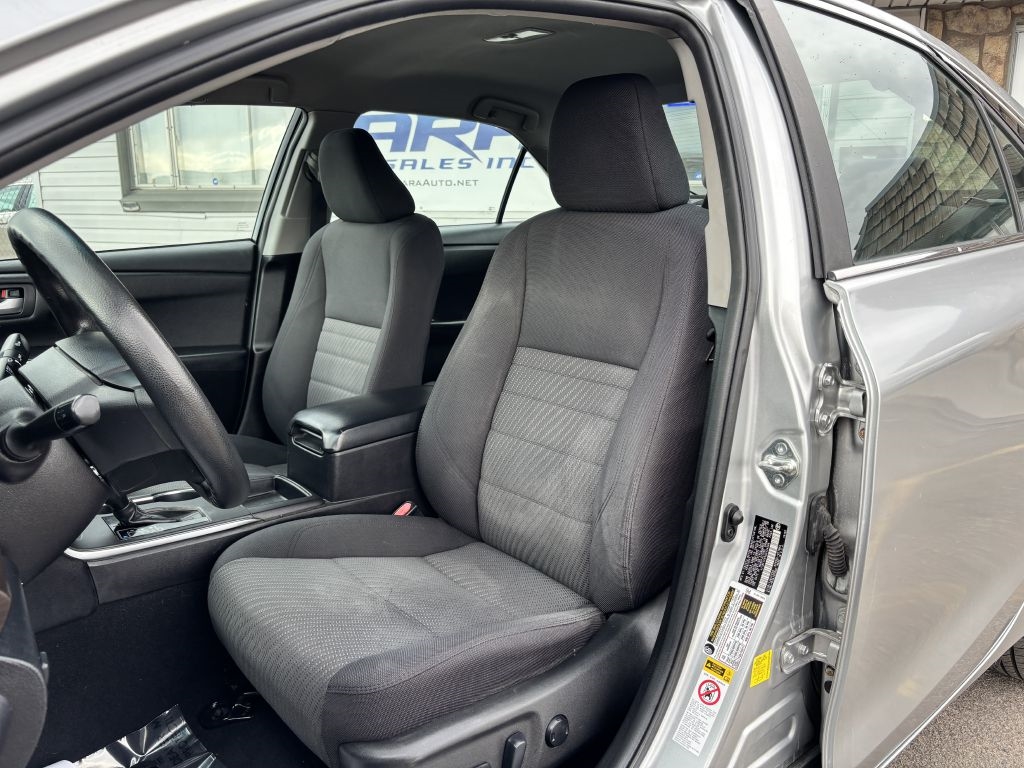 Toyota Camry 4dr Sdn I4 Auto SE w/Special Edition Pkg (Natl) 2016