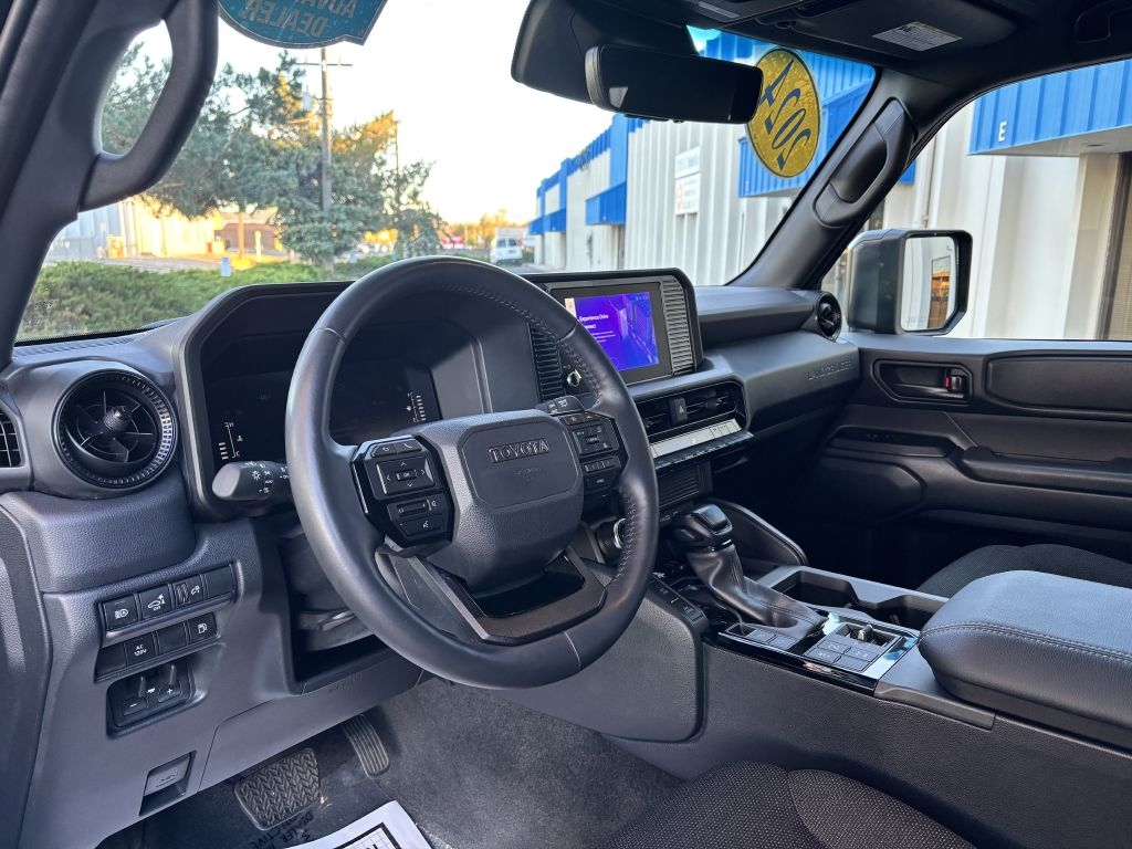 Toyota Land Cruiser 4WD (Natl) 2024