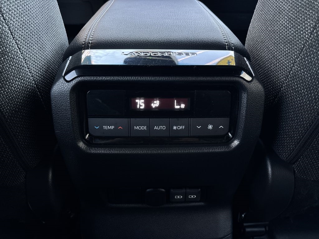 Toyota Land Cruiser 4WD (Natl) 2024