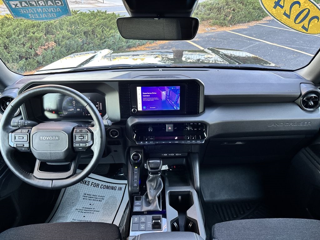 Toyota Land Cruiser 4WD (Natl) 2024