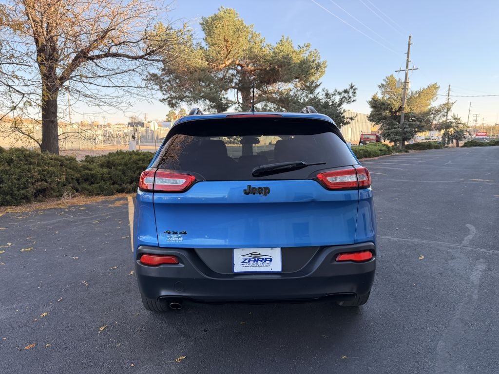 2017 Jeep Cherokee Altitude photo 4