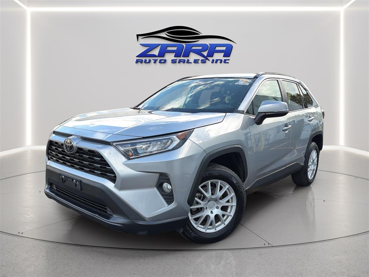2021 Toyota RAV4 XLE AWD photo