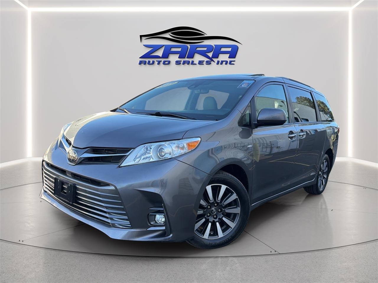 2019 Toyota Sienna XLE AWD photo