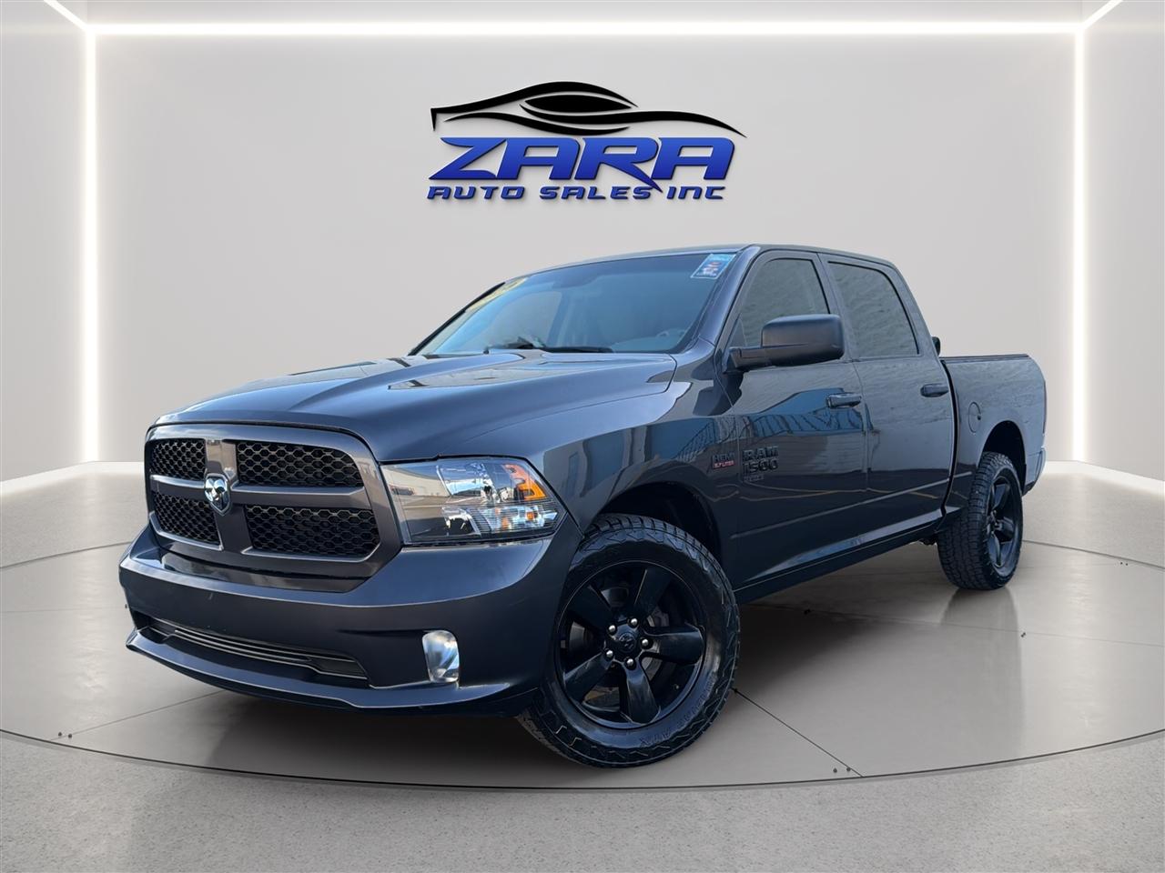 2020 RAM 1500 Classic Express 4x4 Crew Cab 5'7" Box