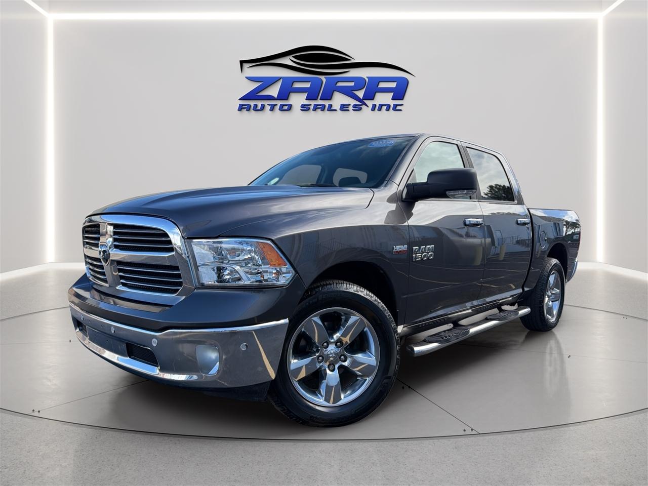 2015 RAM 1500 4WD Crew Cab 140.5" Big Horn