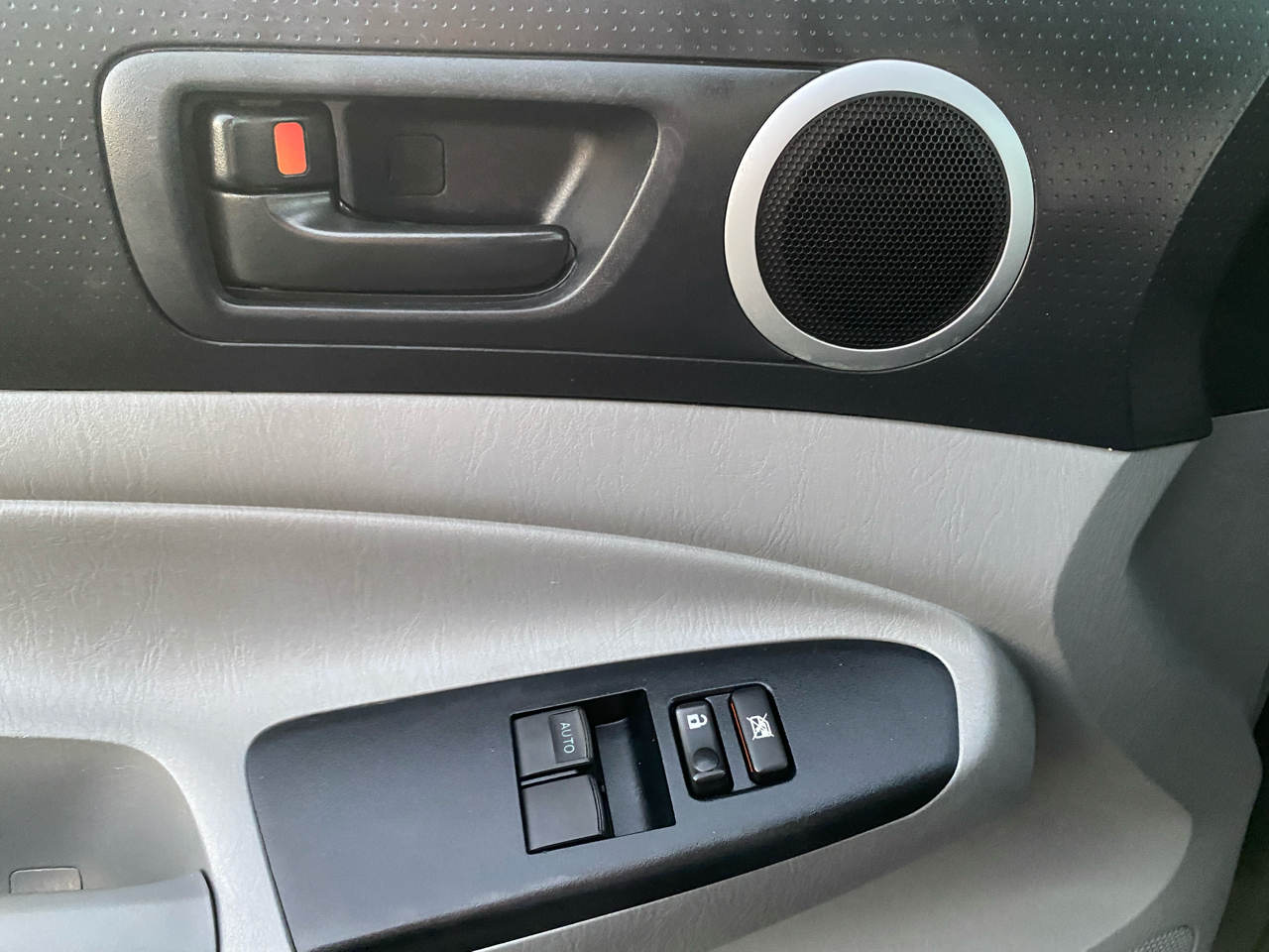 Toyota Tacoma Access Cab V6 5AT 4WD 2014