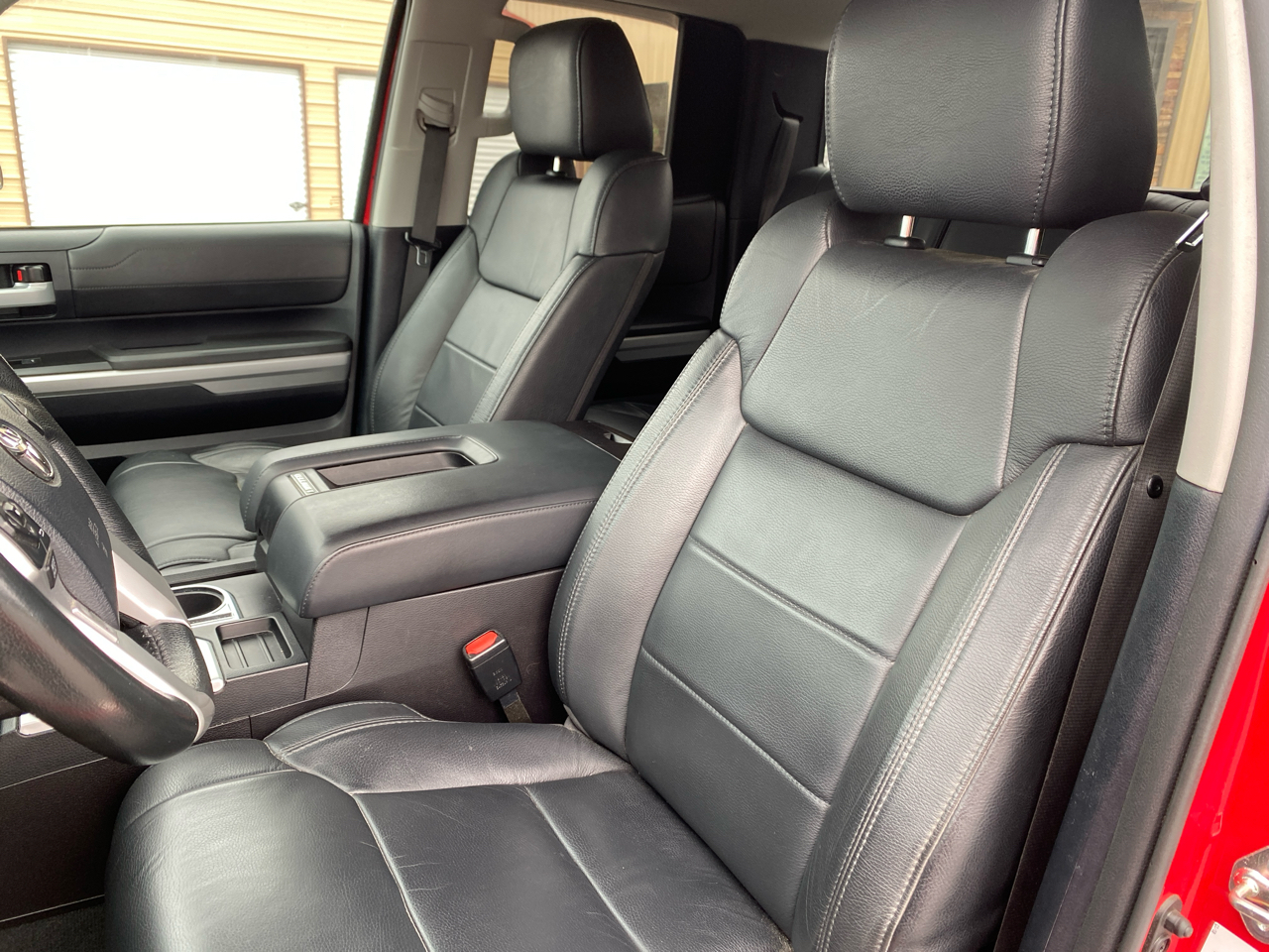 Toyota Tundra Limited 5.7L Double Cab 4WD 2015