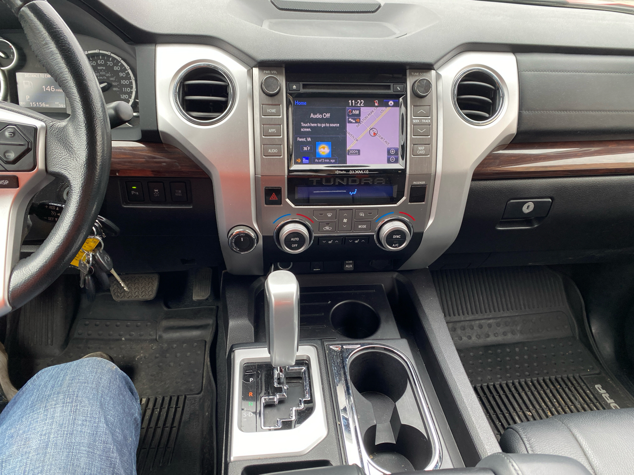 Toyota Tundra Limited 5.7L Double Cab 4WD 2015