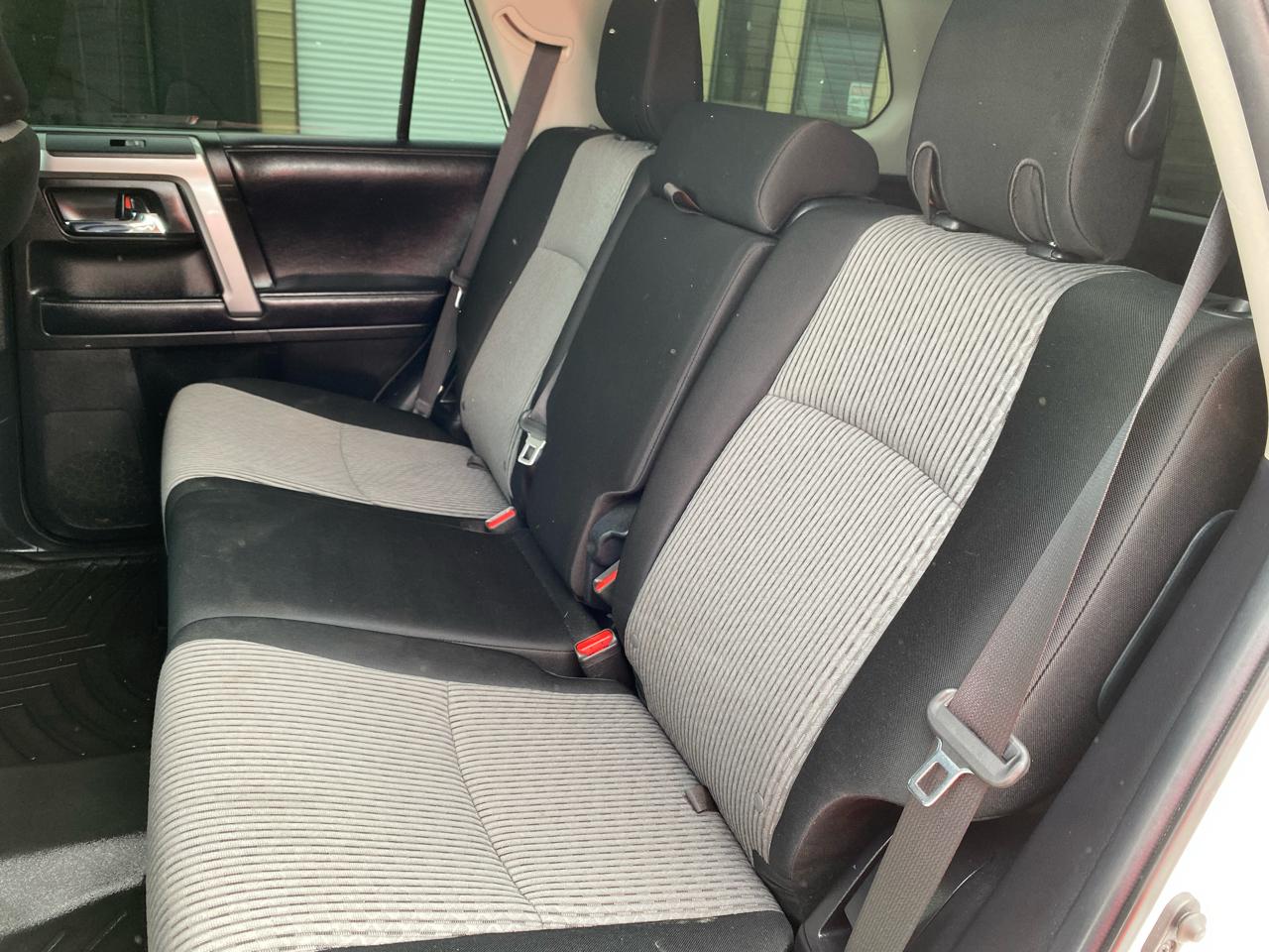 Toyota 4Runner SR5 4WD 2017