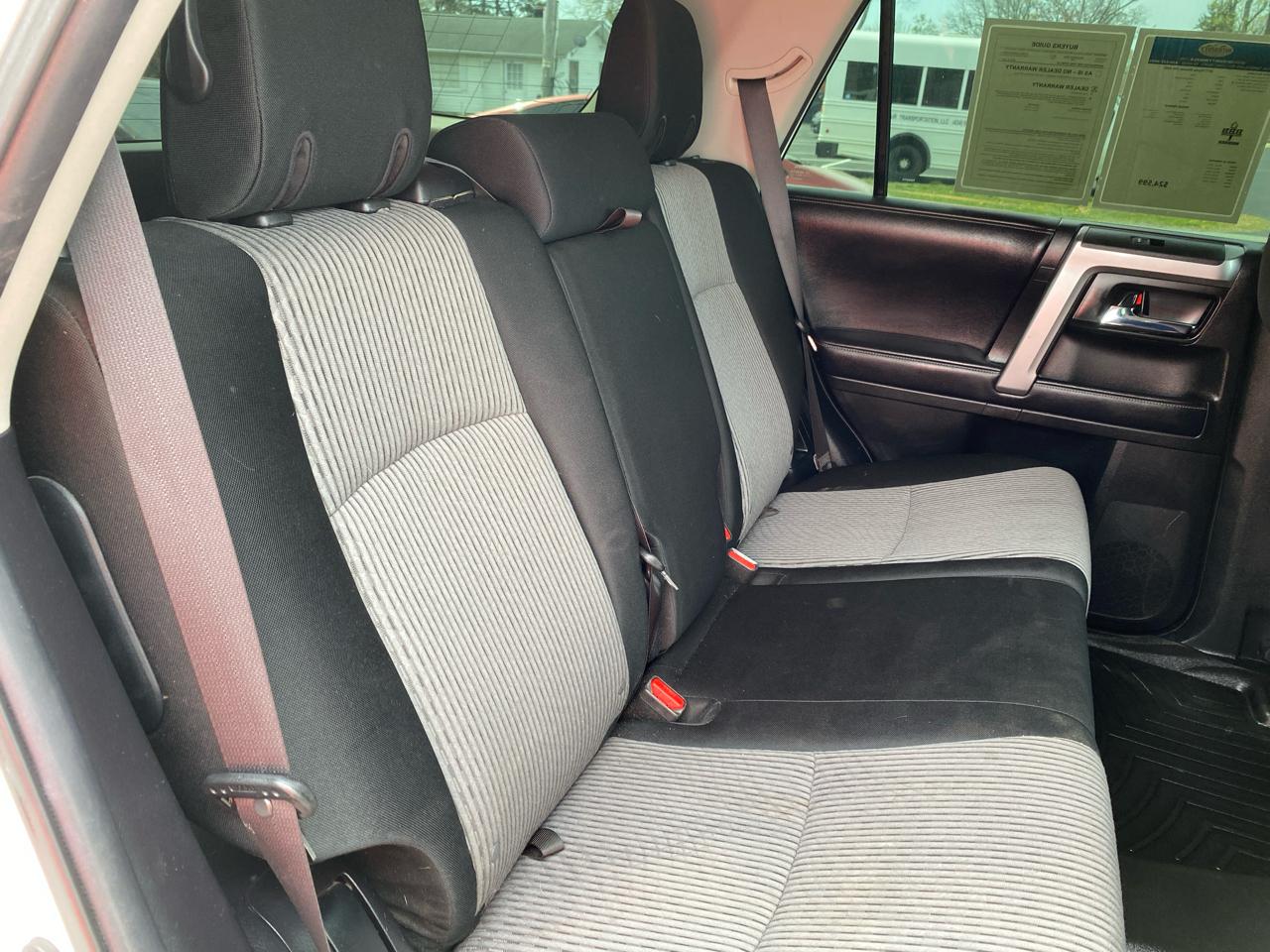 Toyota 4Runner SR5 4WD 2017