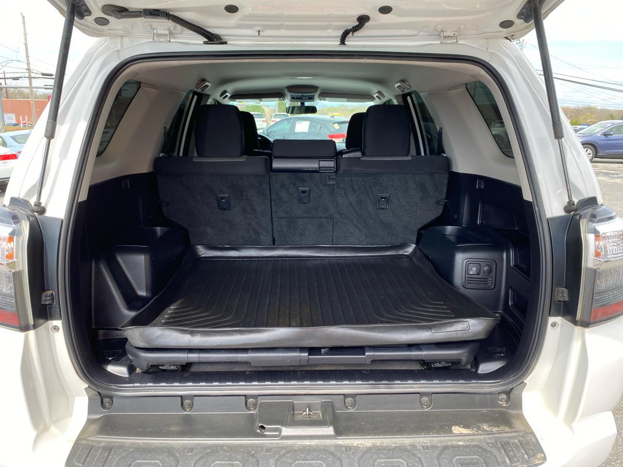 Toyota 4Runner SR5 4WD 2017