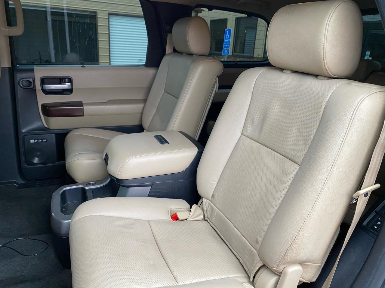 Toyota Sequoia Plantium 4WD 2012