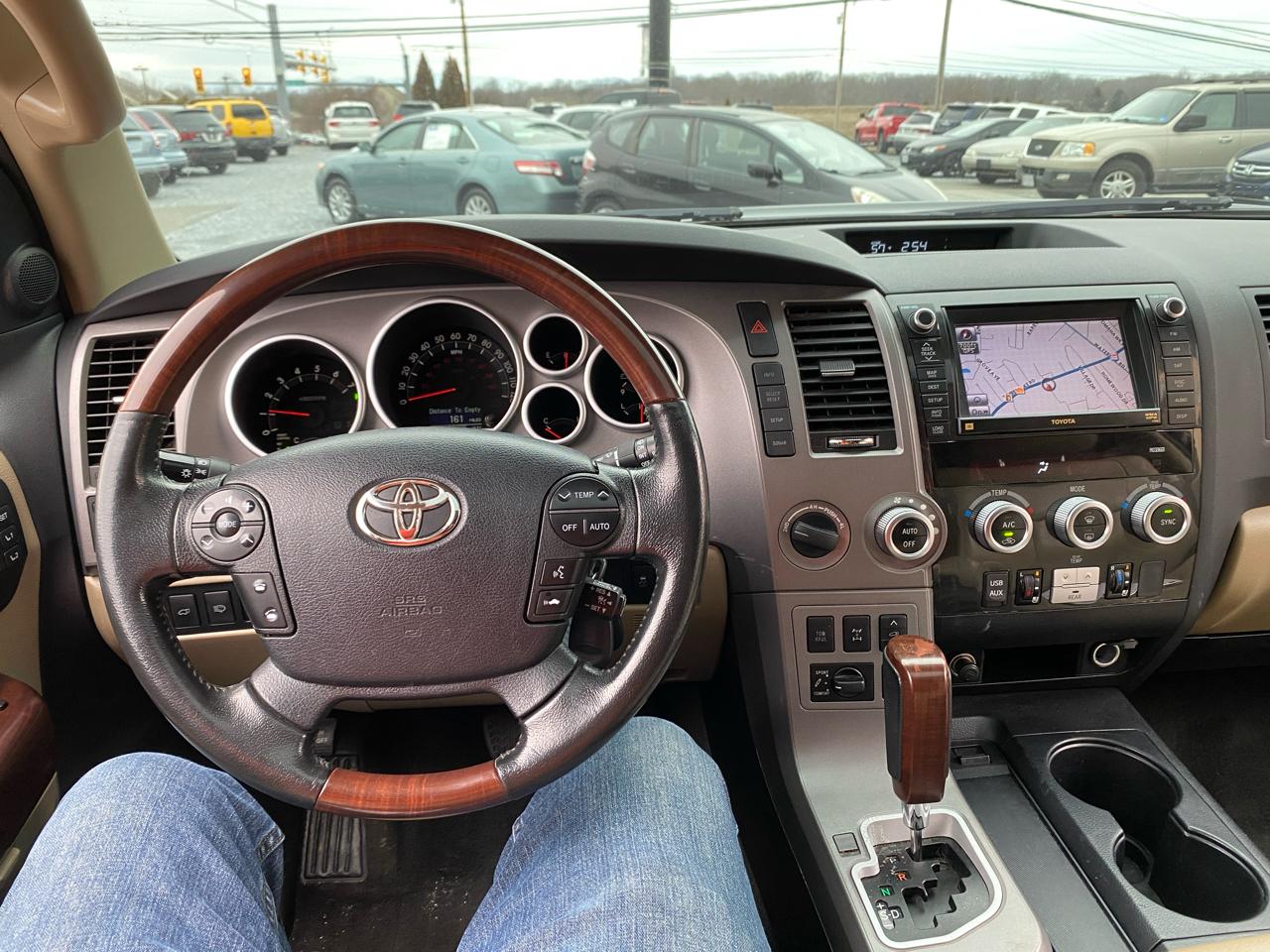 Toyota Sequoia Plantium 4WD 2012