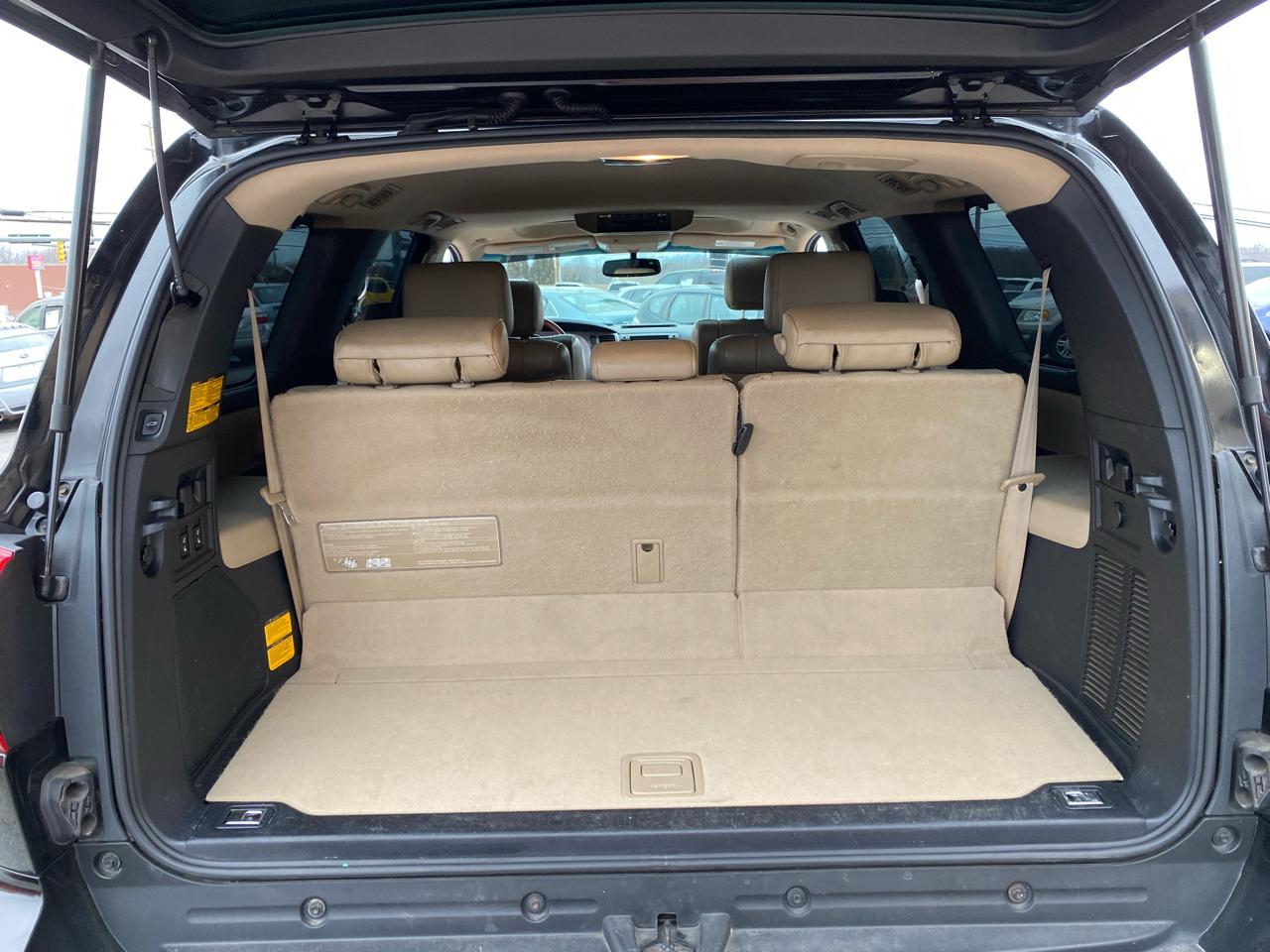 Toyota Sequoia Plantium 4WD 2012