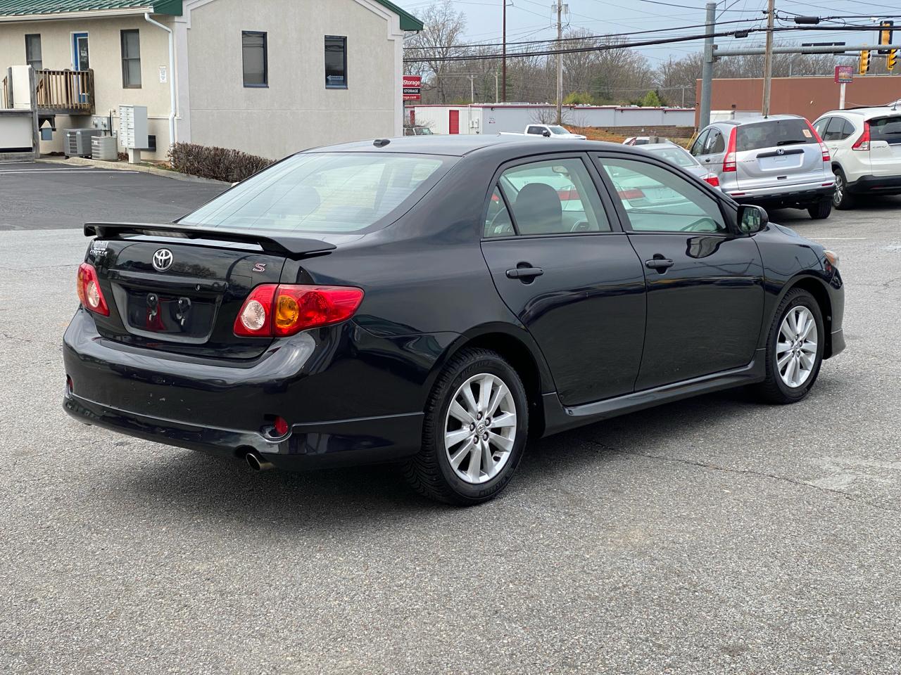 Toyota Corolla S 5-Speed MT 2009