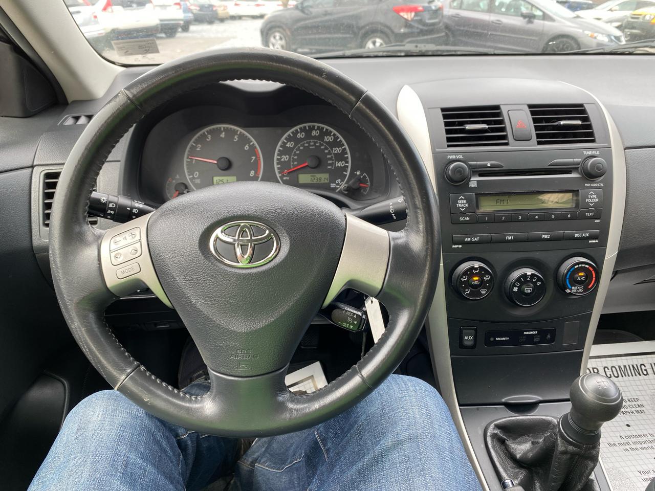 Toyota Corolla S 5-Speed MT 2009