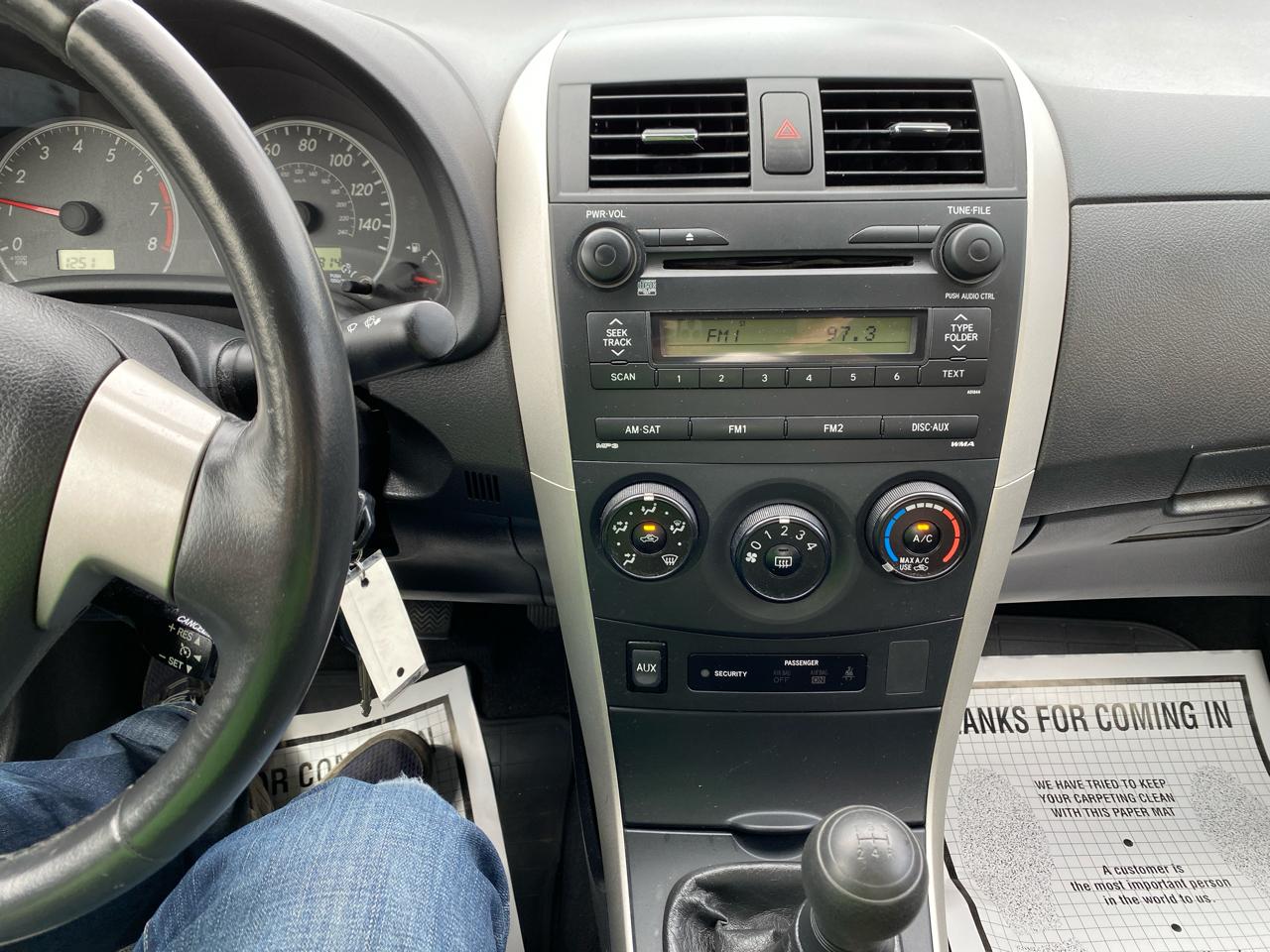 Toyota Corolla S 5-Speed MT 2009