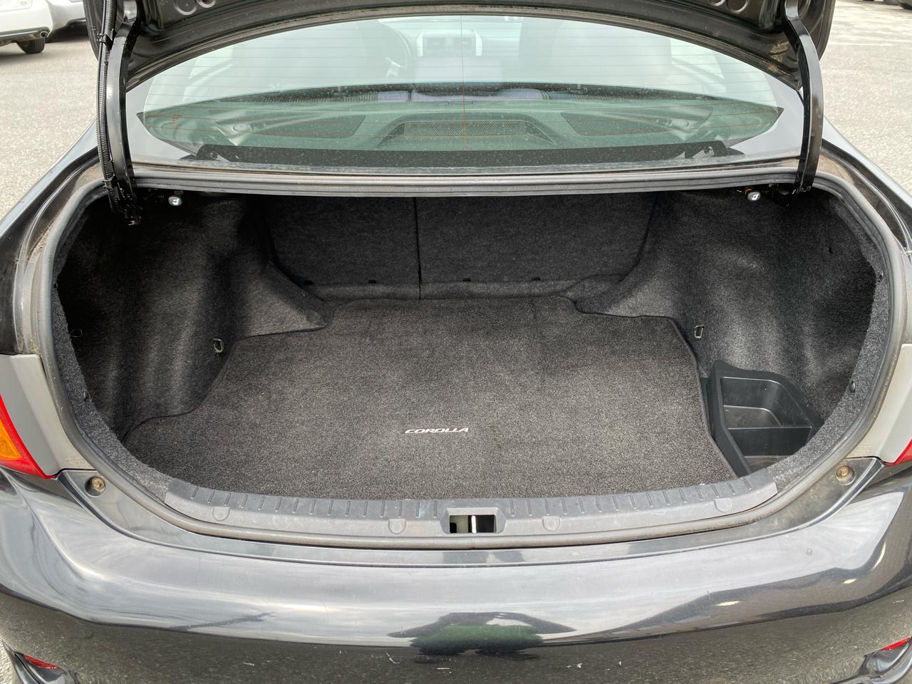 Toyota Corolla S 5-Speed MT 2009