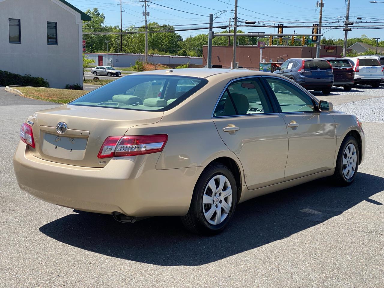 Toyota Camry LE 4D Sedan 2011