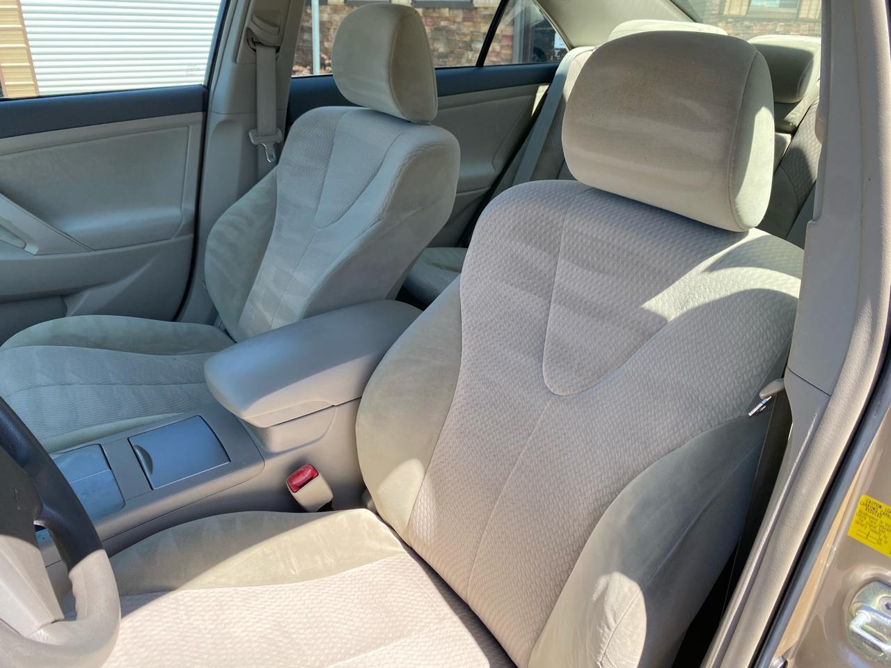 Toyota Camry LE 4D Sedan 2011