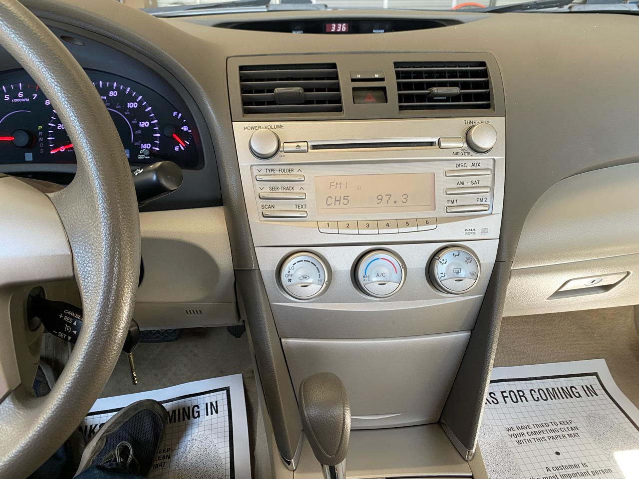 Toyota Camry LE 4D Sedan 2011