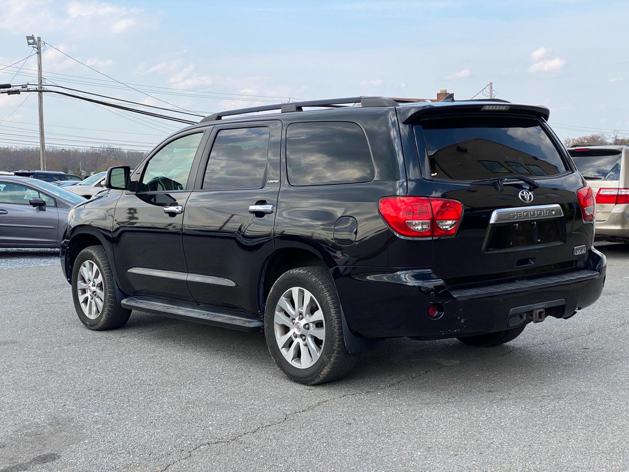 Toyota Sequoia Limited 4WD 2014